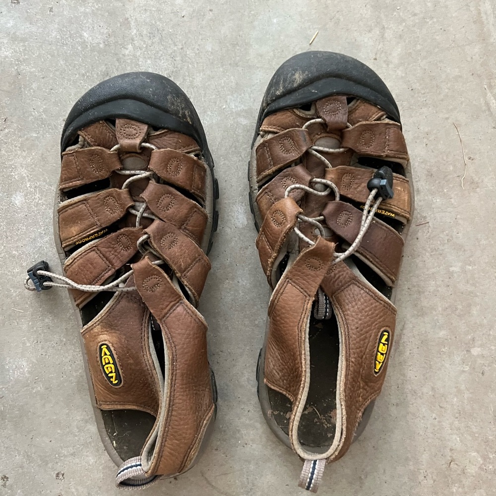 Keen used sandals